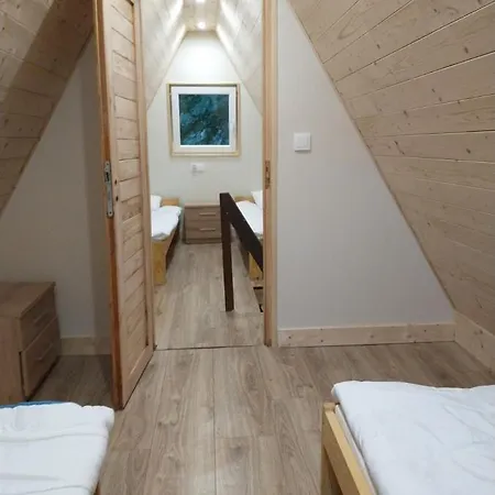 Caloroczny Nad Zalewem U Podnoza Gor Stolowych Radkow